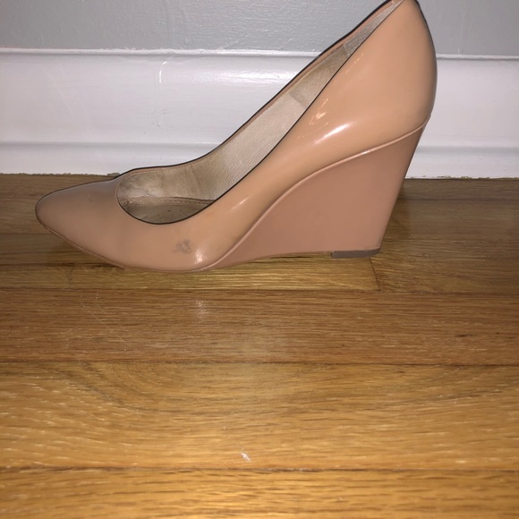 Louise et Cie Nude Patent Wedges - Picture 2 of 3